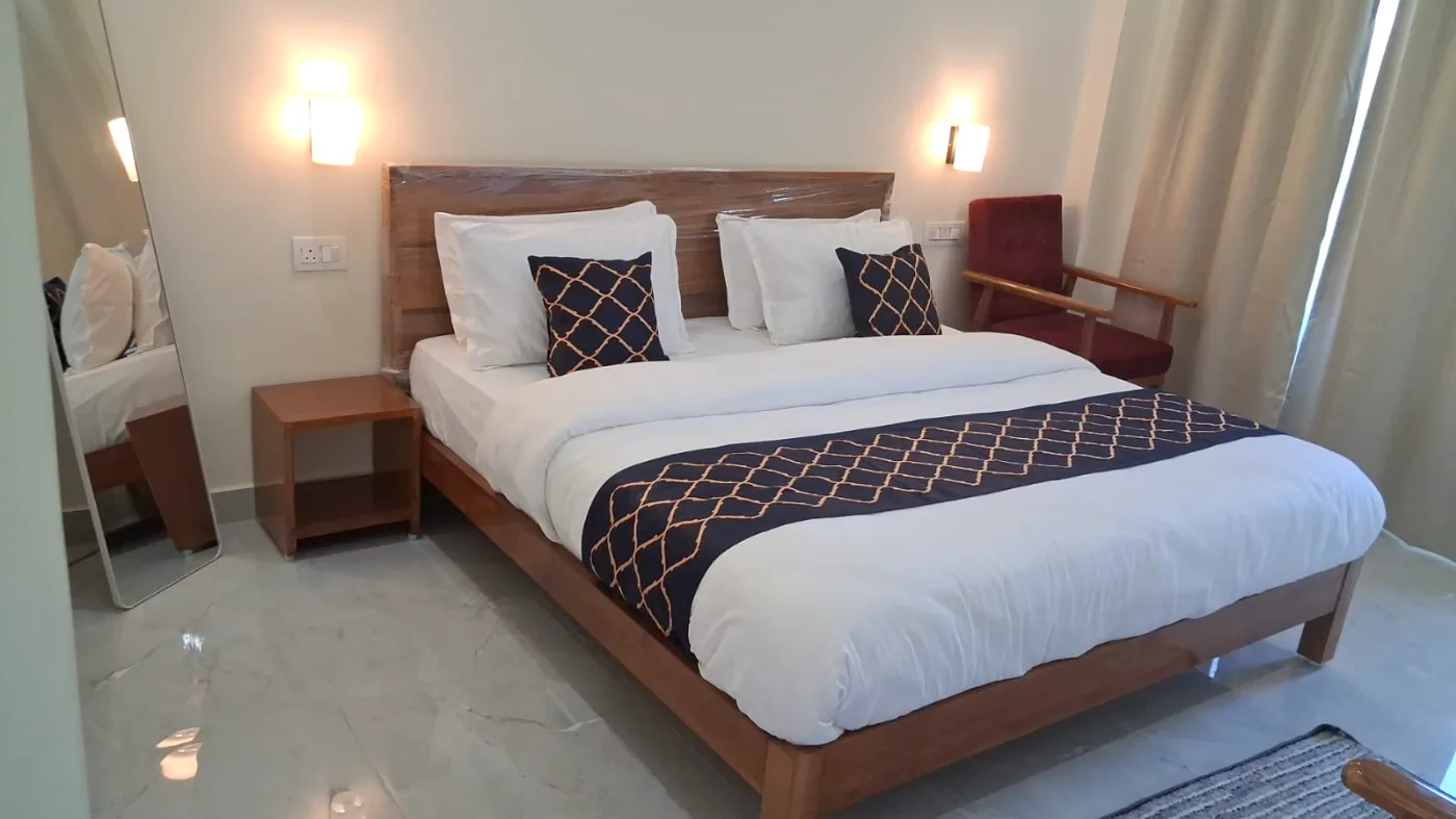 King suite bedroom